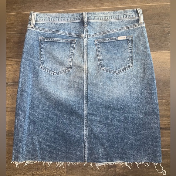Joe’s Jeans High Rise Marigold Denim Skirt Size 33 – Raw Hem, Front Slit - Picture 2 of 4